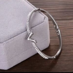 Silver Luxury Rhinestone Letter V Bangle Bracelet